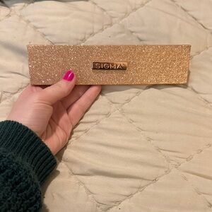 Sigma Glittery Gold Makeup Palette